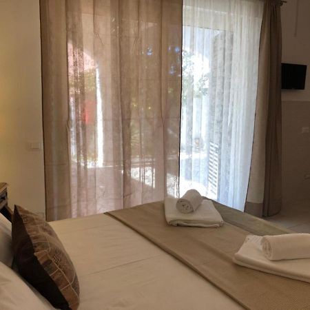 Odegos Mono & Trilo Bed and Breakfast Torre dell'Orso Εξωτερικό φωτογραφία