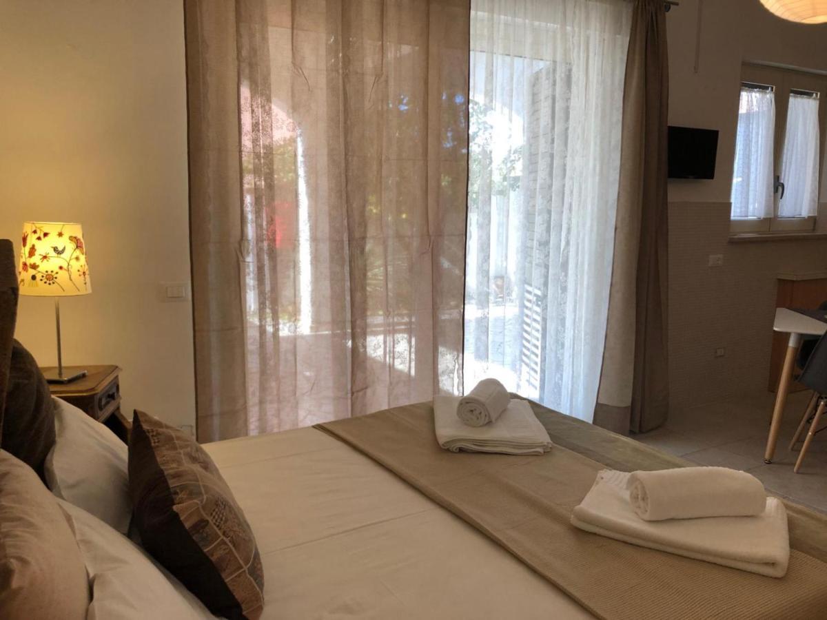 Odegos Mono & Trilo Bed and Breakfast Torre dell'Orso Εξωτερικό φωτογραφία