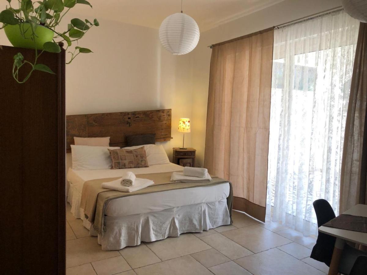 Odegos Mono & Trilo Bed and Breakfast Torre dell'Orso Εξωτερικό φωτογραφία