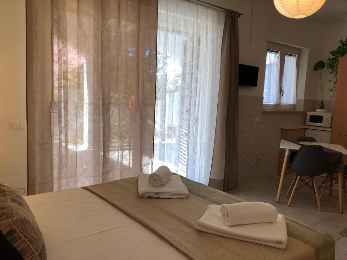 Odegos Mono & Trilo Bed and Breakfast Torre dell'Orso Εξωτερικό φωτογραφία
