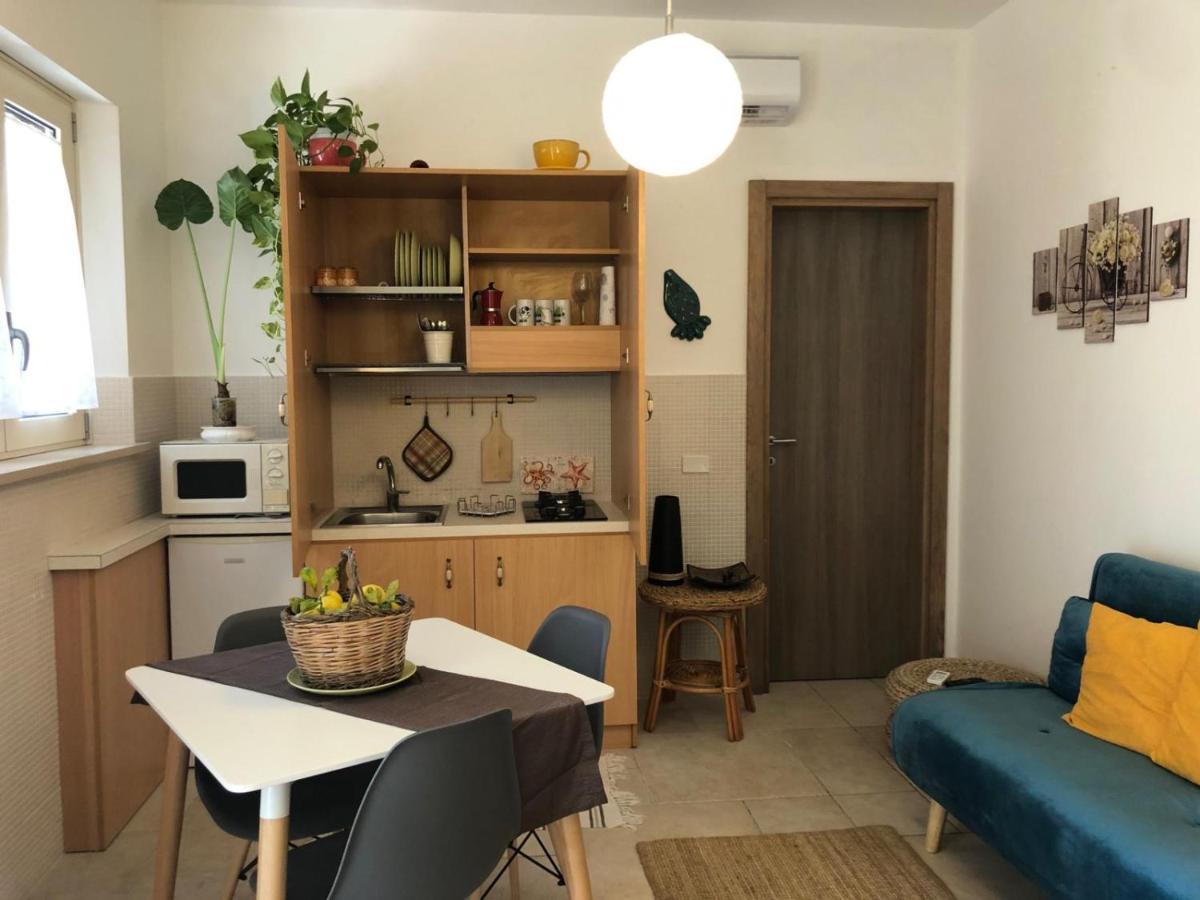 Odegos Mono & Trilo Bed and Breakfast Torre dell'Orso Εξωτερικό φωτογραφία