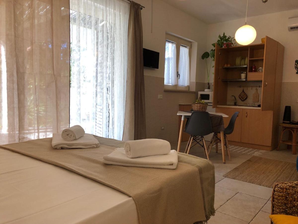 Odegos Mono & Trilo Bed and Breakfast Torre dell'Orso Εξωτερικό φωτογραφία