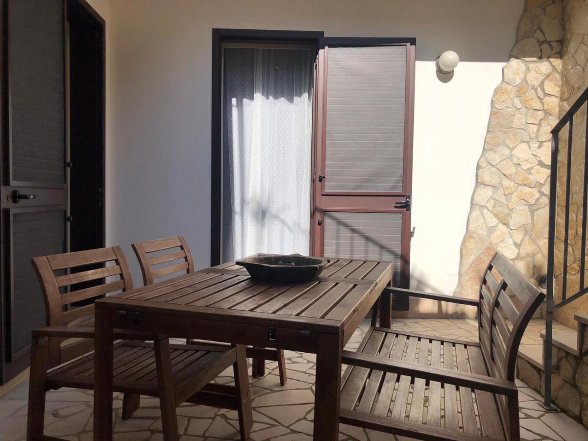 Odegos Mono & Trilo Bed and Breakfast Torre dell'Orso Εξωτερικό φωτογραφία